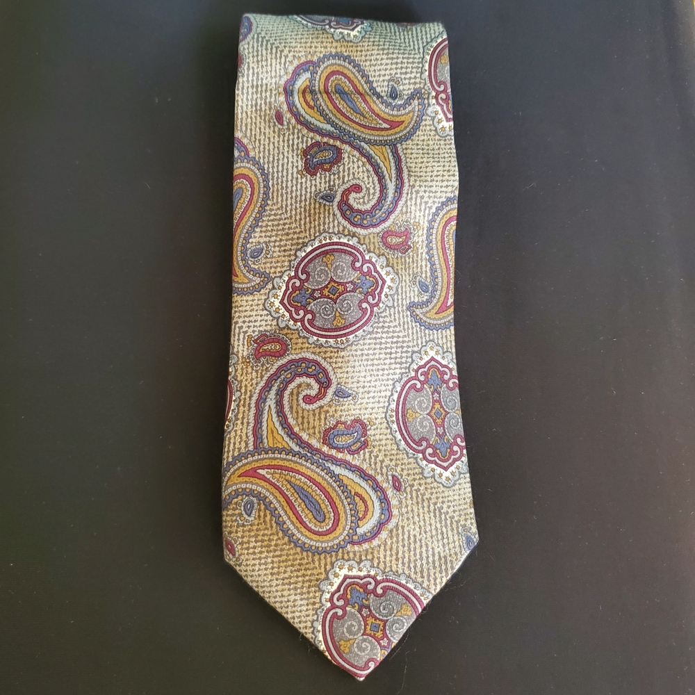 Boston Traders- Paisley -Silk Tie- in Gold and Red